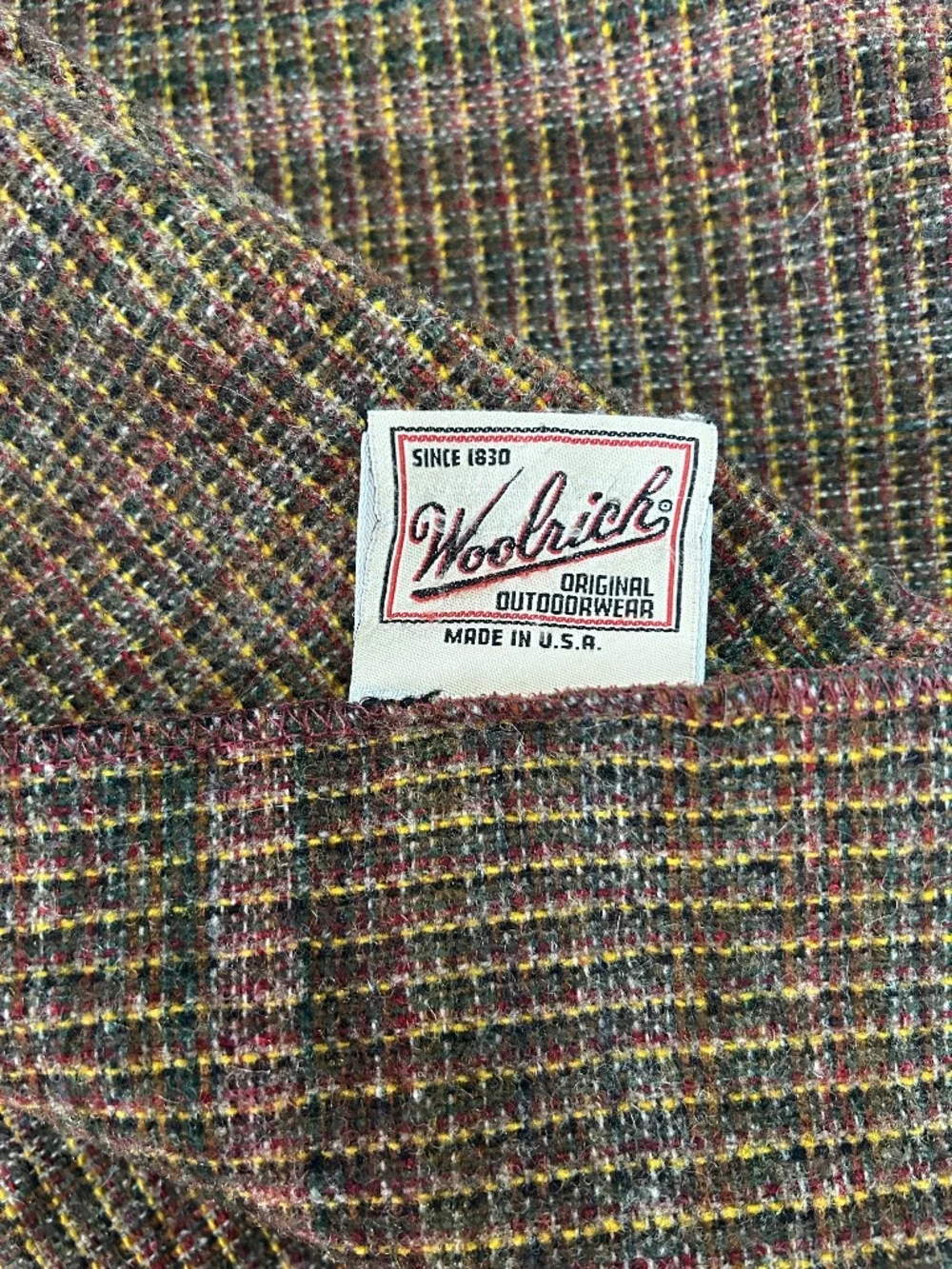 Woolrich vintage 80s 90s wool stripe twin blanket green yellow red cabin lake